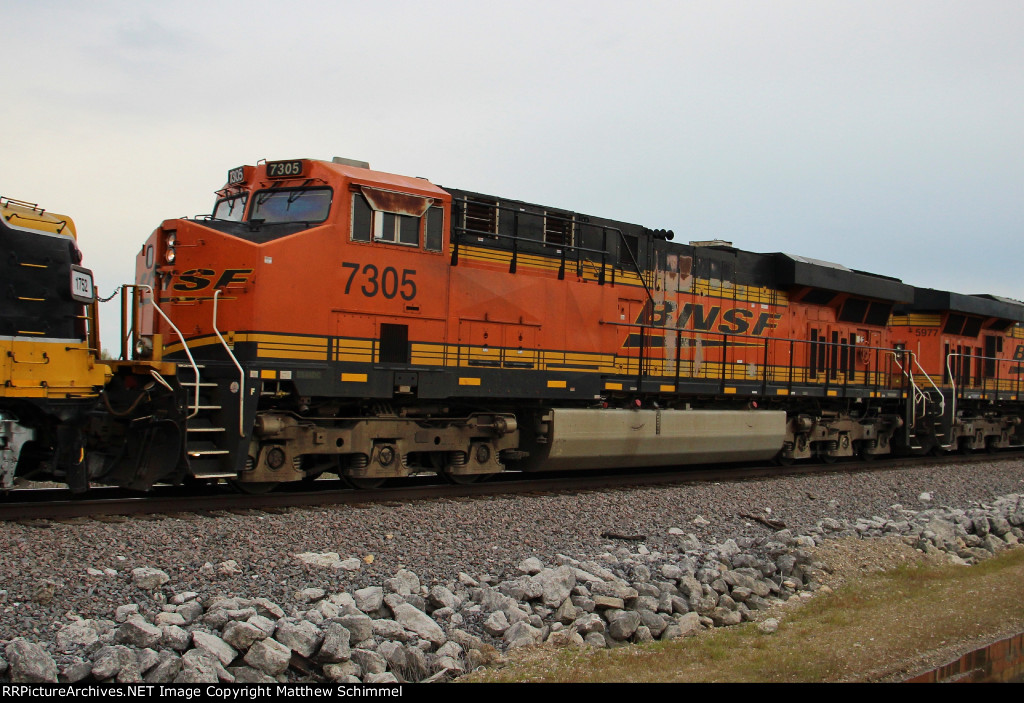 BNSF 7305